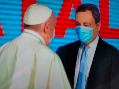 FRANCESCO “Una società che non accoglie la vita smette di vivere”