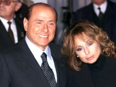 ADDIO AL PRESIDENTE ADDIO A SILVIO BERLUSCONI