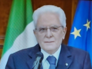 SONO A DISPOSIZIONE IL PRESIDENTE MATTARELLA E' IL NUOVO PRESIDENTE DELLA REPUBBLICA